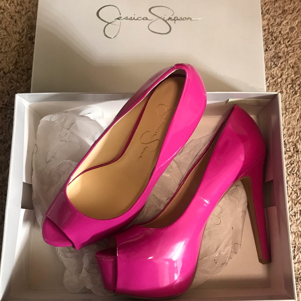 Jessica Simpson Magenta pumps